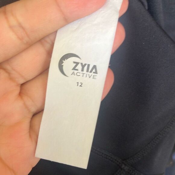 547. Zyia high rise black pocket leggings 7/8 size 12 - Picture 5 of 7